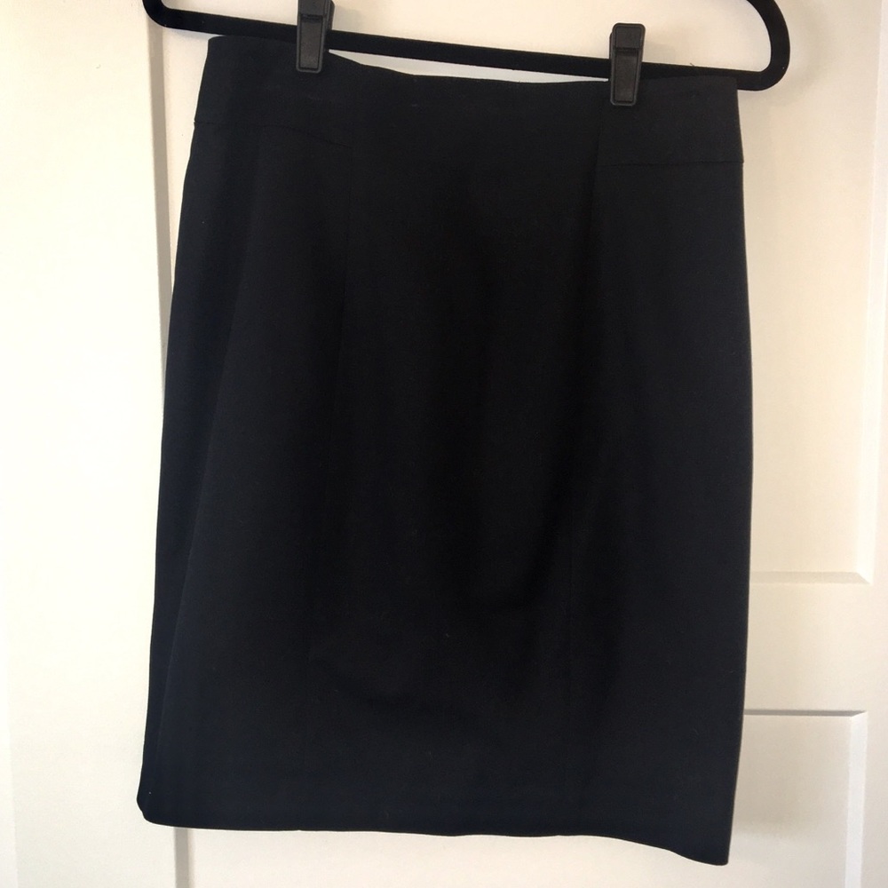 Tahari knee-length black pencil skirt, Size 8